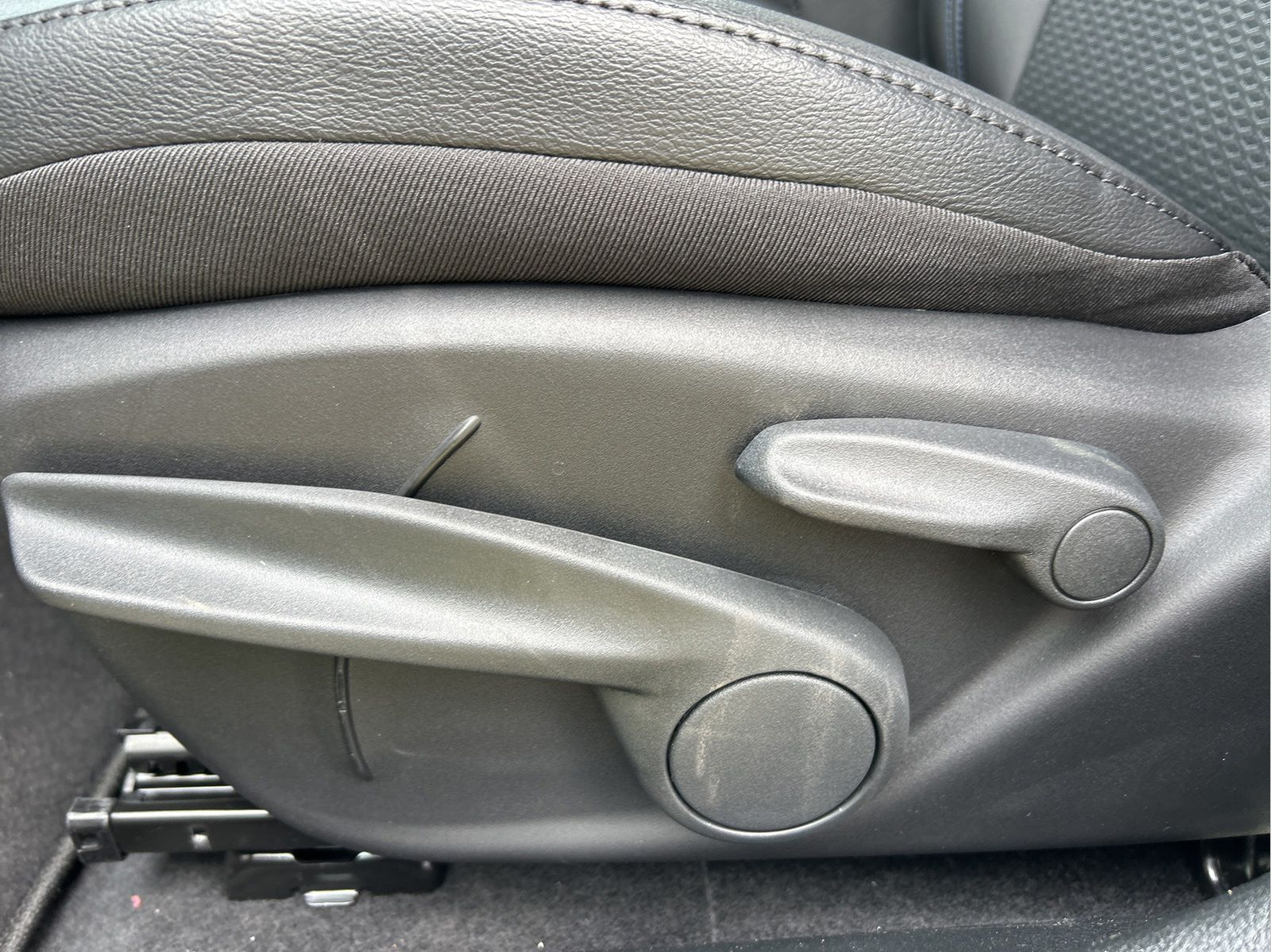 New 2026 Fathom Blue Pearl Coat Jeep Latitude image 26