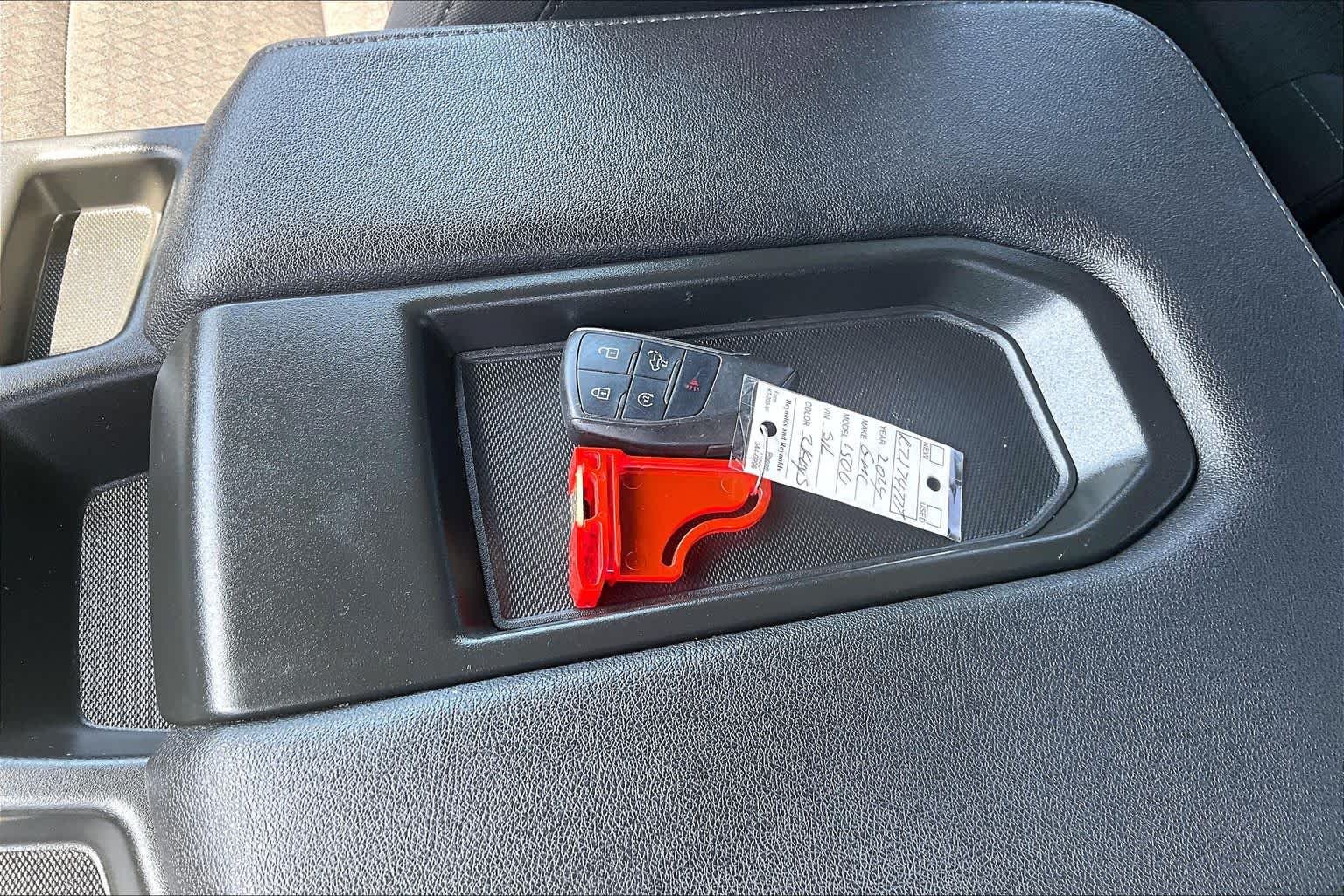 Used 2024 Sterling Metallic GMC Elevation image 15