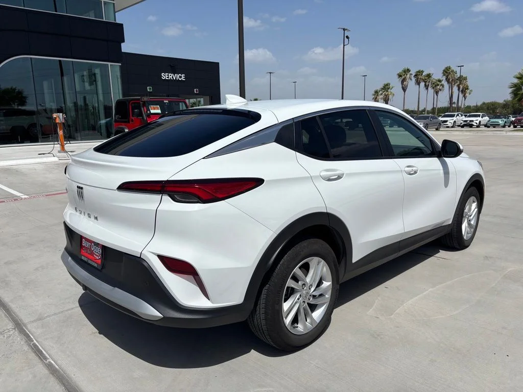Used 2025 White Buick Preferred image 6
