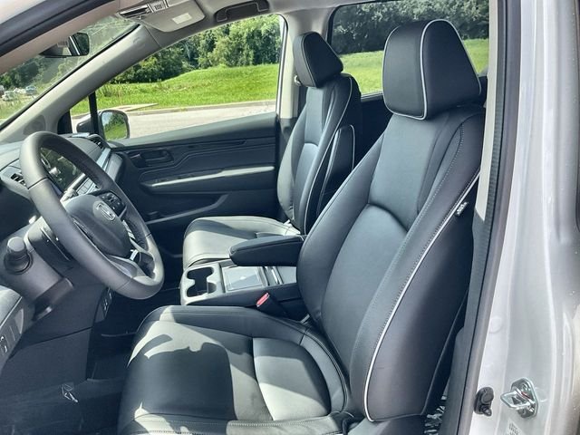 New 2026 Platinum White Pearl Honda Touring image 19