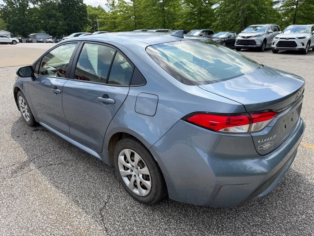 Used 2021 Toyota Corolla LE with VIN JTDEPMAE9MJ131589 for sale in Meadville, PA