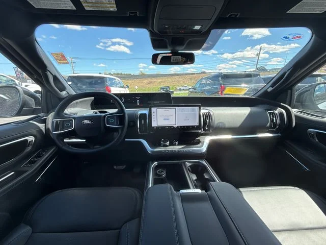 New 2026 Glacier Gray Metallic Tri-Coat Ford Platinum® image 16