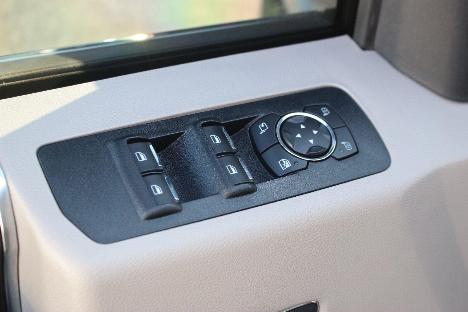 Used 2020 Silver Ford Limited image 13