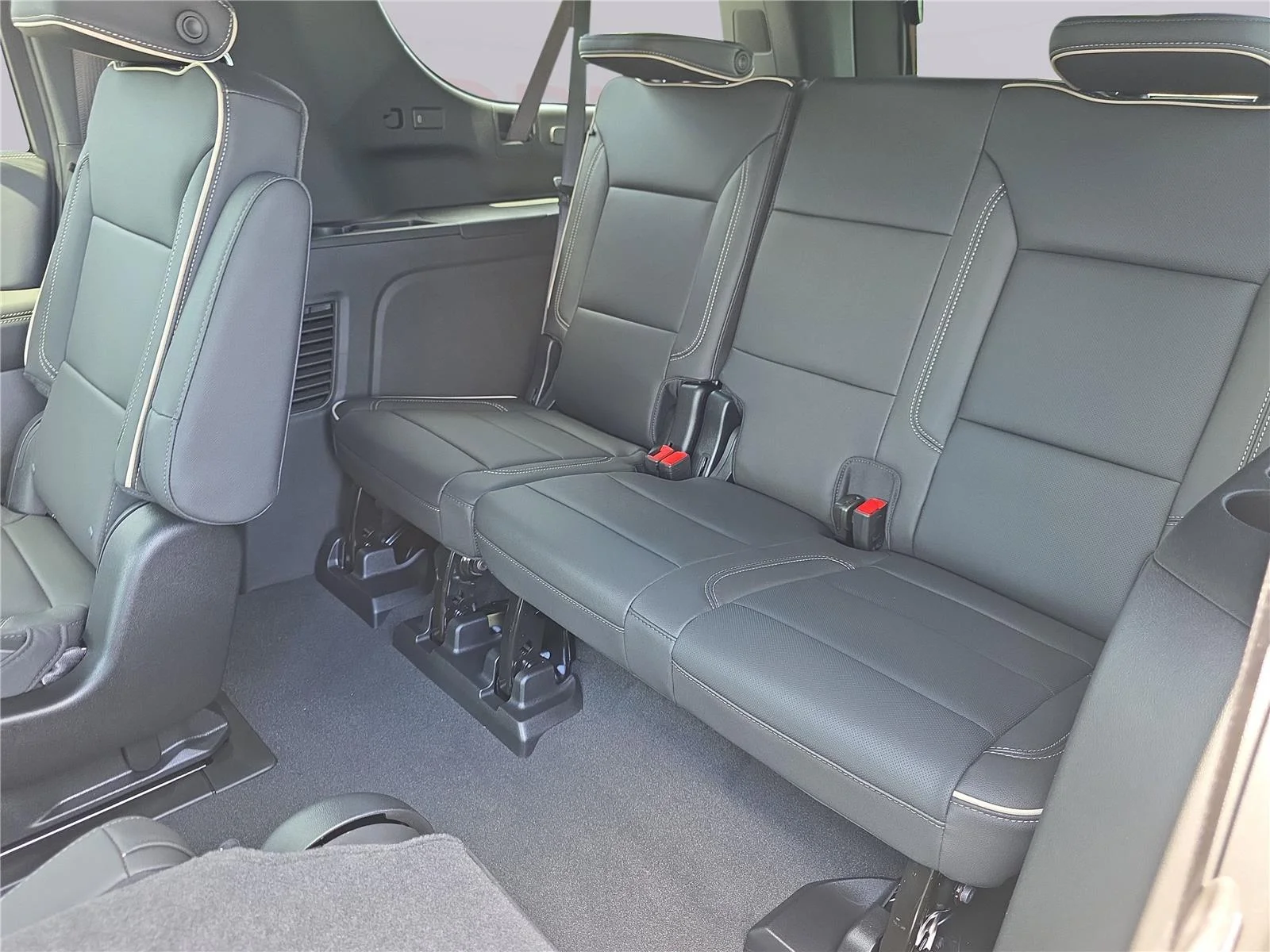 New 2026 Summit White GMC Elevation image 30
