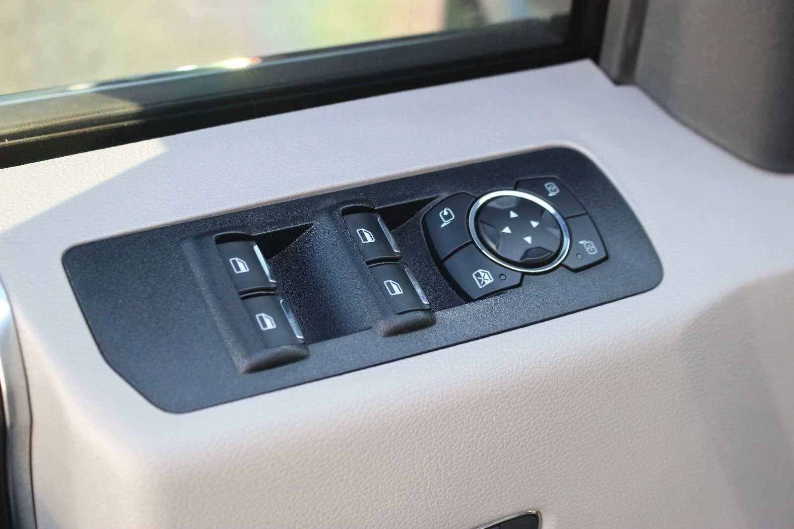 Used 2020 Silver Ford Limited image 13
