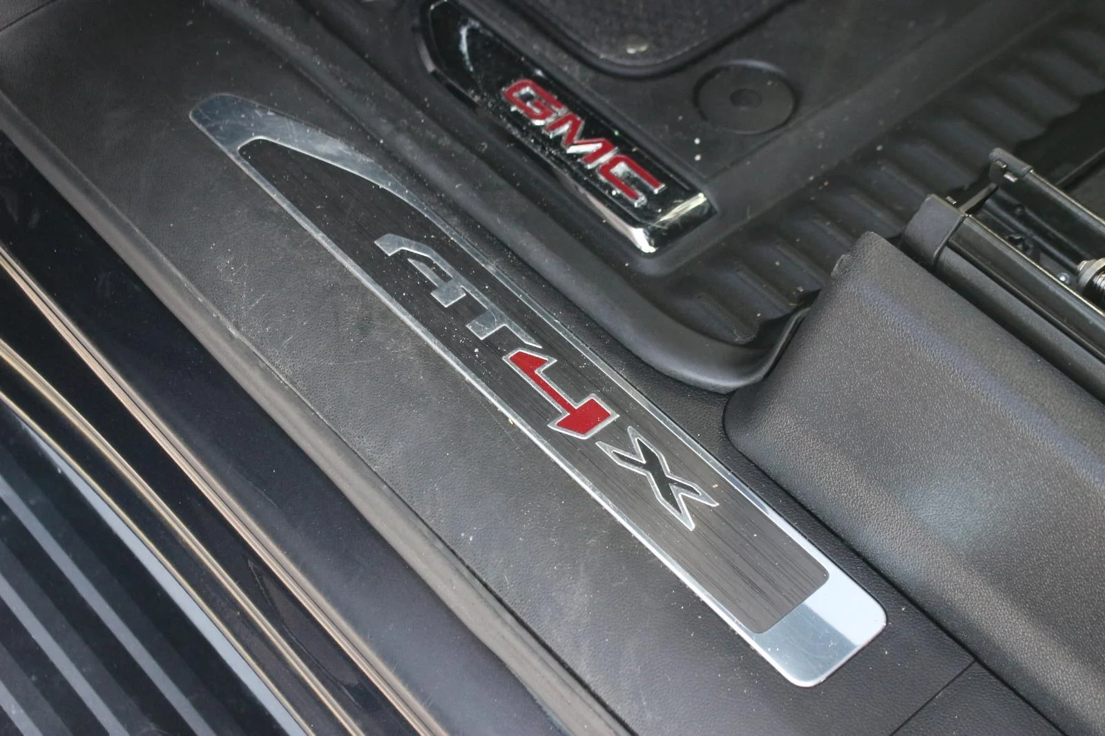 Used 2024 Titanium Rush Metallic GMC AT4X image 19