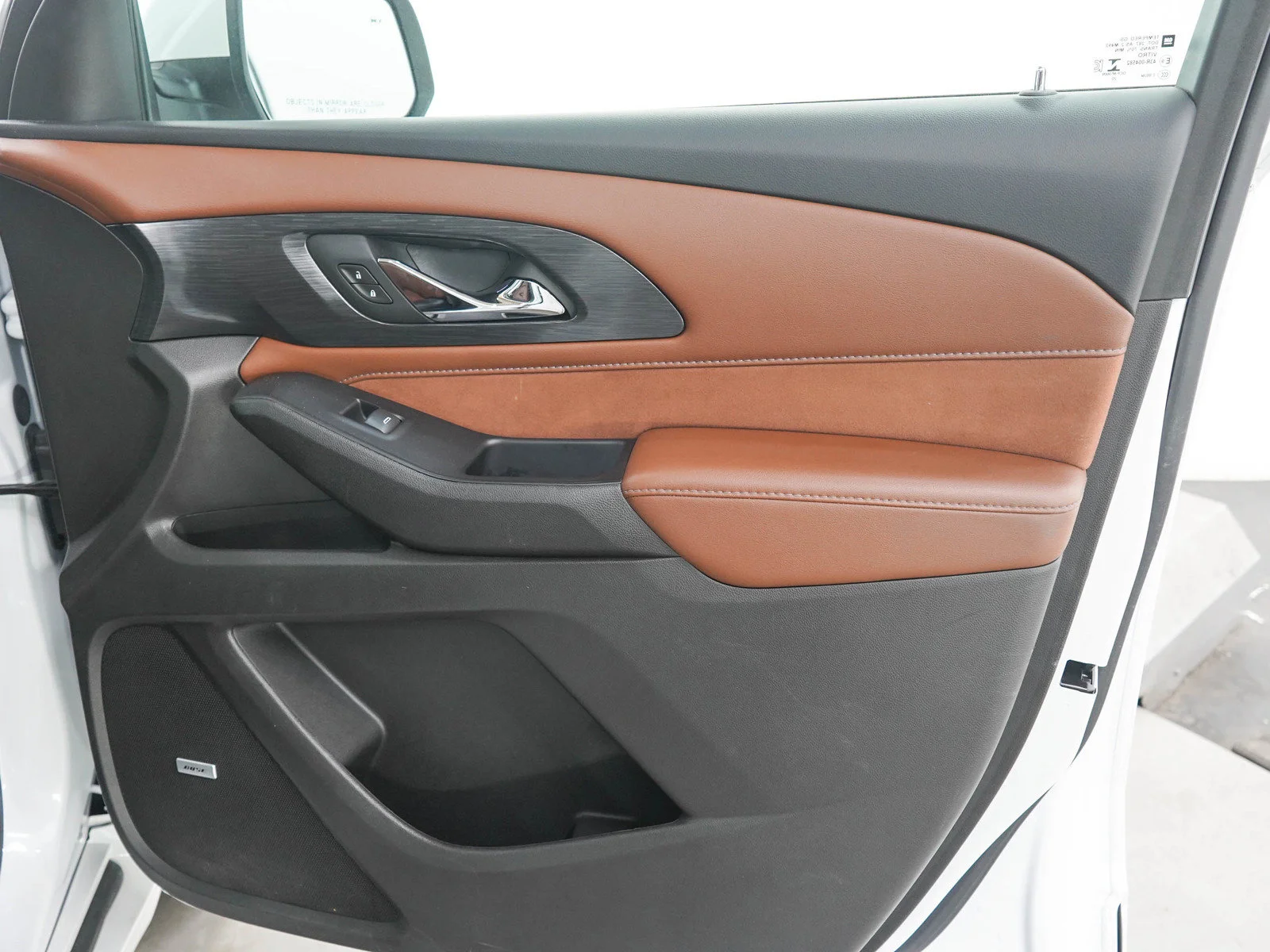 Used 2021 Iridescent Pearl Tricoat Chevrolet High Country image 11