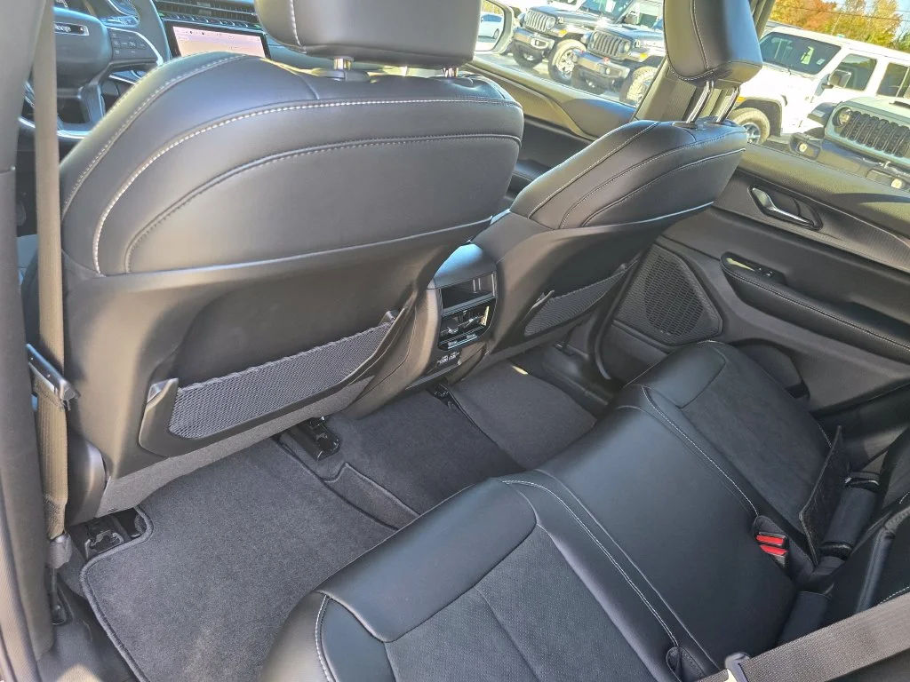 New 2027 Black Jeep Laredo X image 24