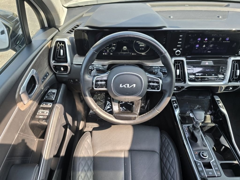 Used 2023 White Kia X-Line SX Prestige image 25