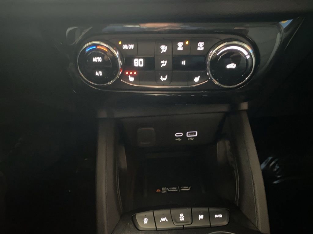 New 2026 Mosaic Black Metallic Chevrolet LT image 7