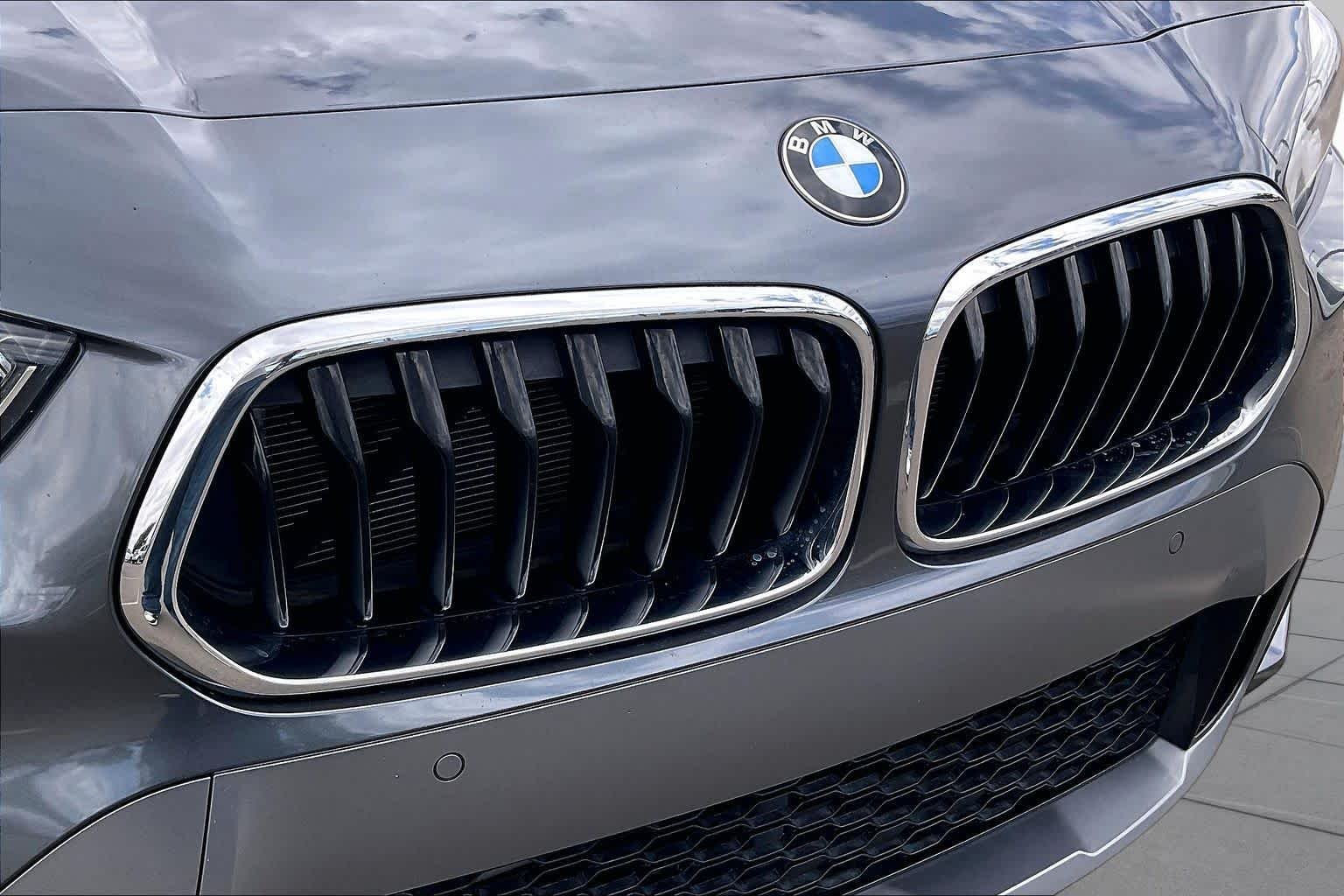 Used 2018 Mineral Gray Metallic BMW xDrive28i image 29