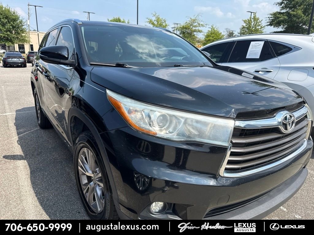 Used 2015 Attitude Black Metallic Toyota XLE V6 image 1