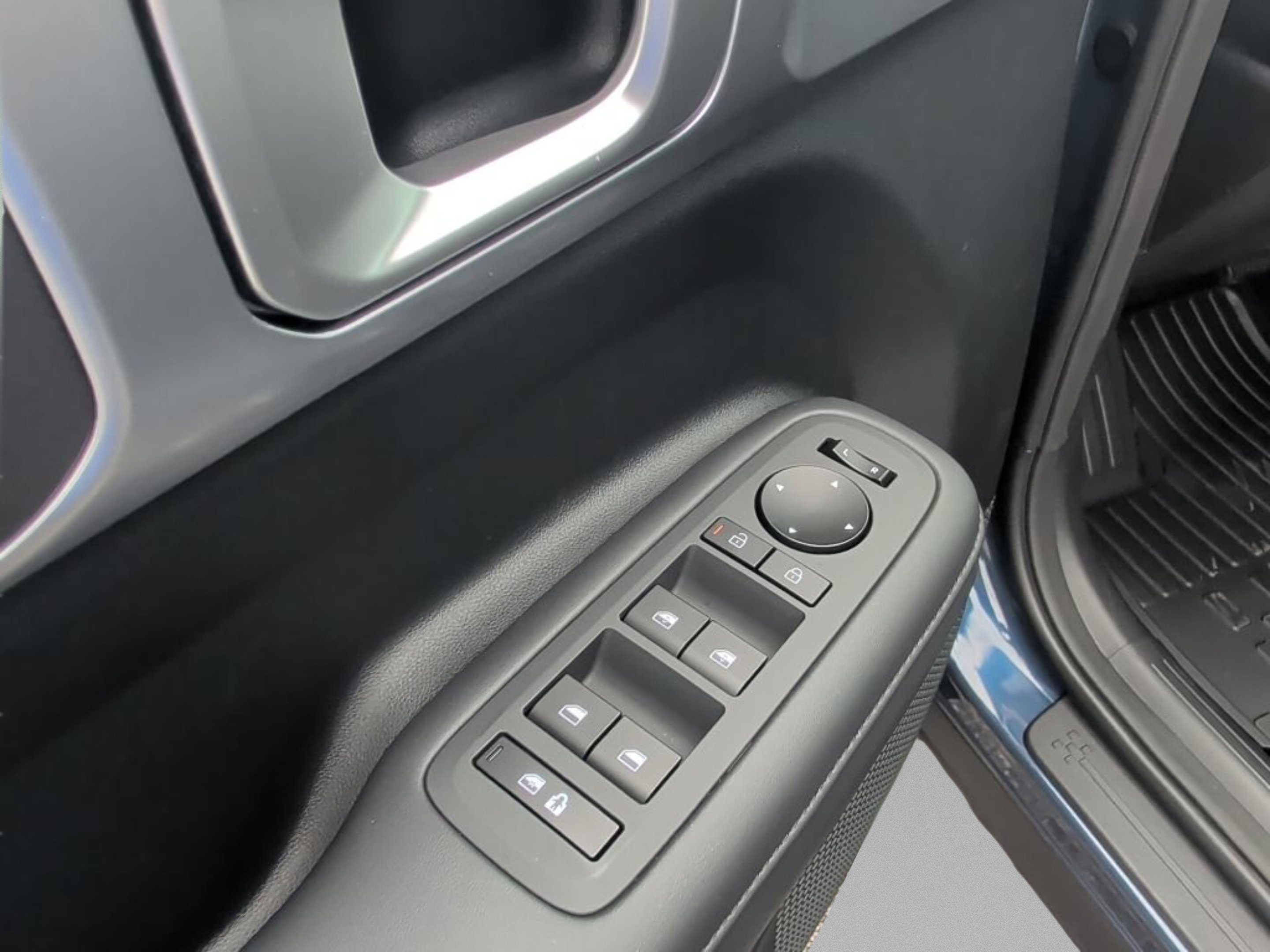 New 2026 Atlantis Blue Hyundai SEL image 16