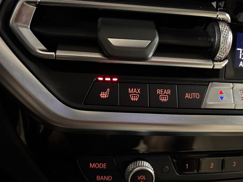 Used 2024 Black BMW xDrive30i image 23