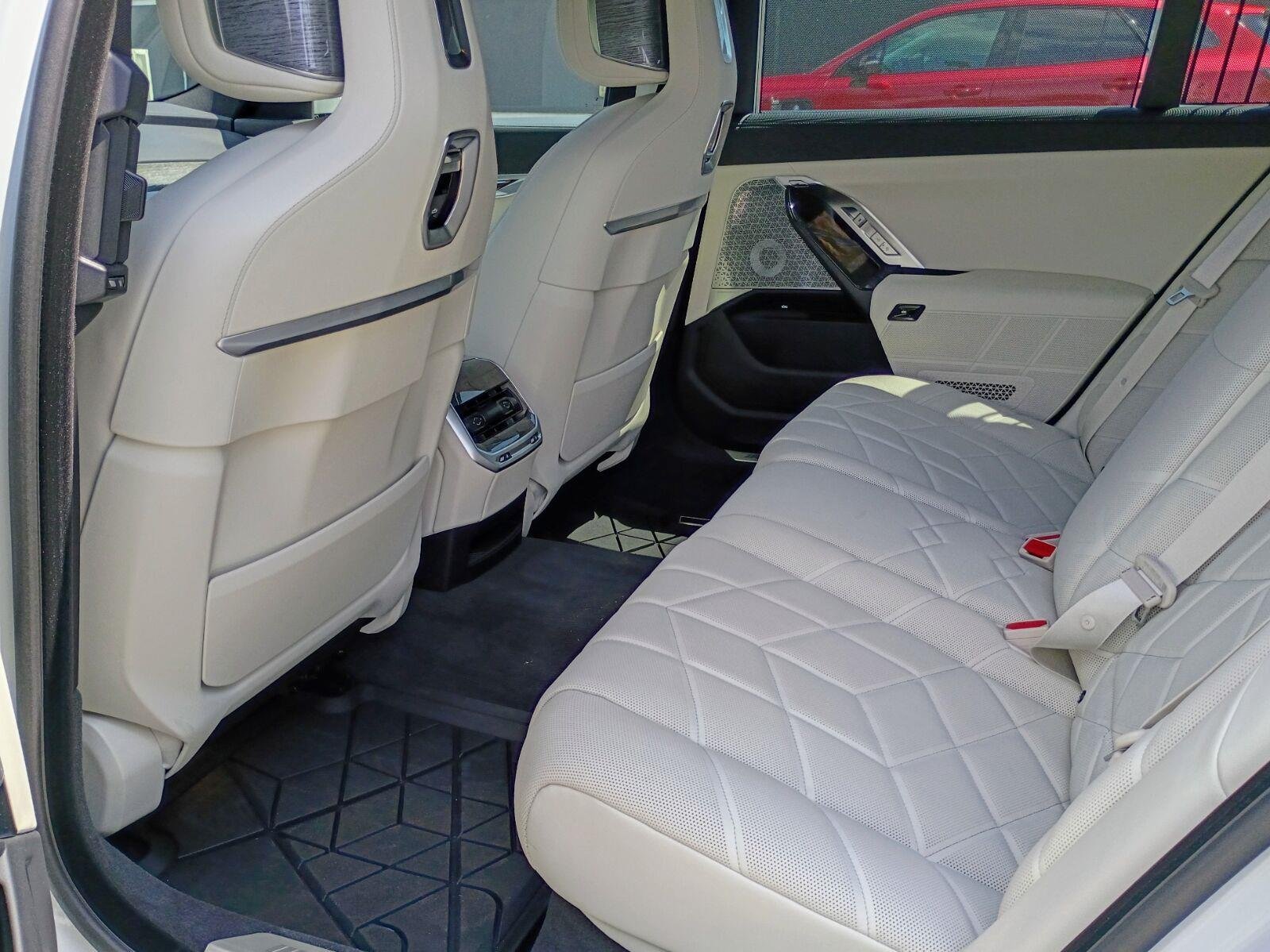 Used 2025 Mineral White Metallic BMW 760i xDrive image 7