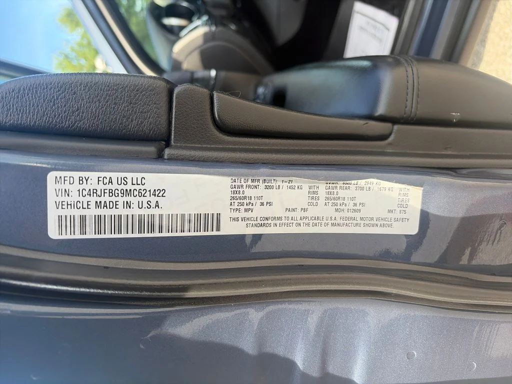 Used 2021 Blue Jeep Limited image 31