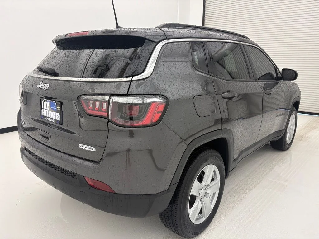 Used 2022 Gray Jeep Latitude image 19