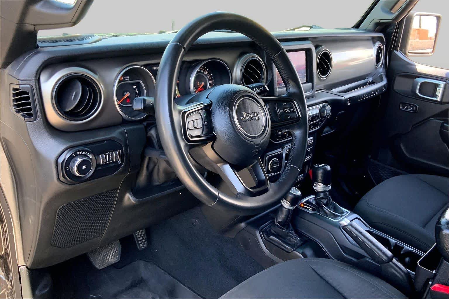 Used 2018 Black Clearcoat Jeep Sport S image 14