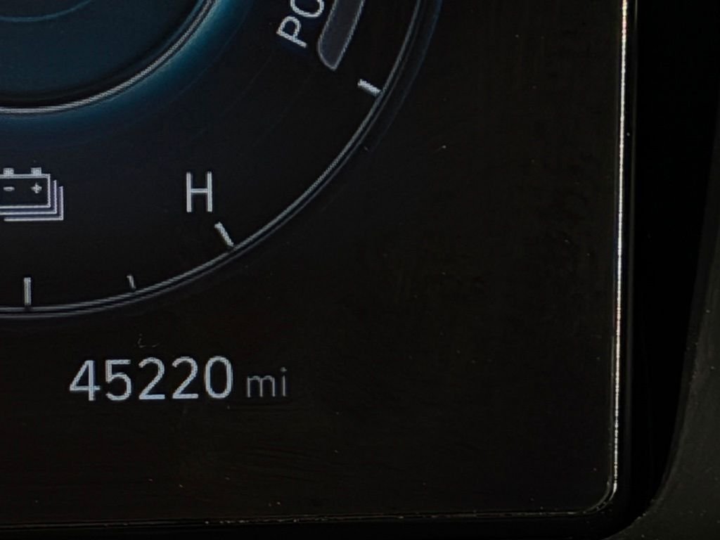 Used 2022  Hyundai Limited image 16