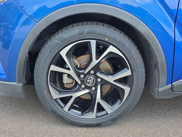 Used 2019 Blue Toyota XLE image 9