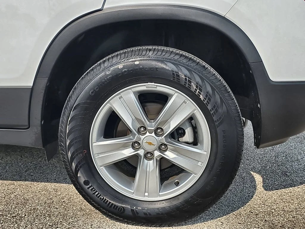 Used 2020 White Chevrolet LT image 34