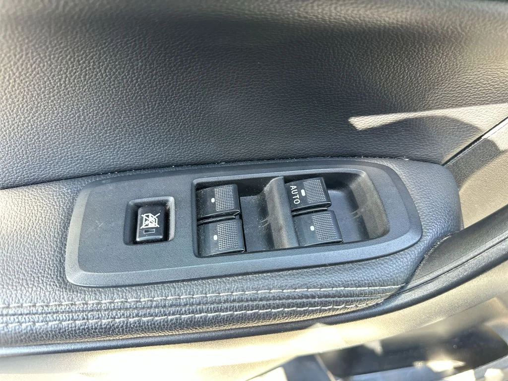 Used 2022 Black Ford Lariat image 5