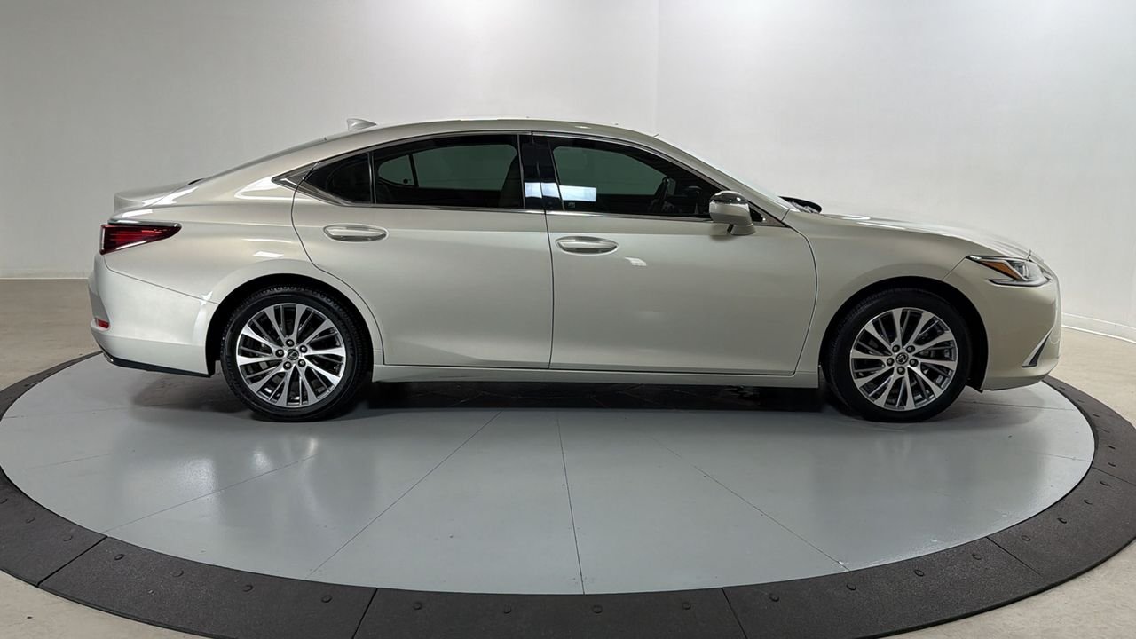 Used 2020 Beige Lexus 350 image 6