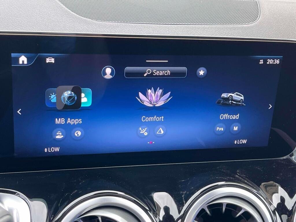 New 2026 Polar White Mercedes-Benz GLB 250 image 22