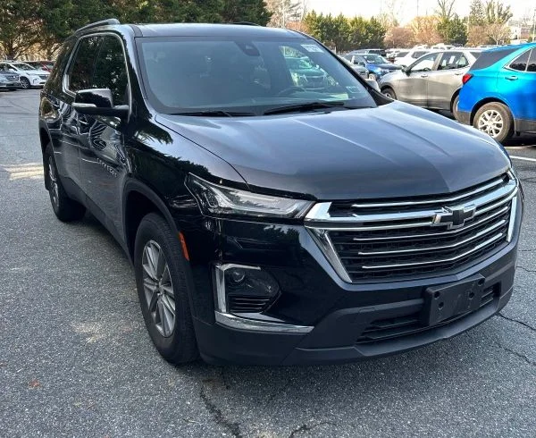 Used 2023 Chevrolet Traverse 1LT with VIN 1GNERGKW5PJ219103 for sale in Kansas City