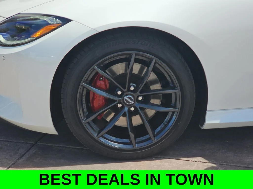 Used 2025 White Nissan Performance image 35