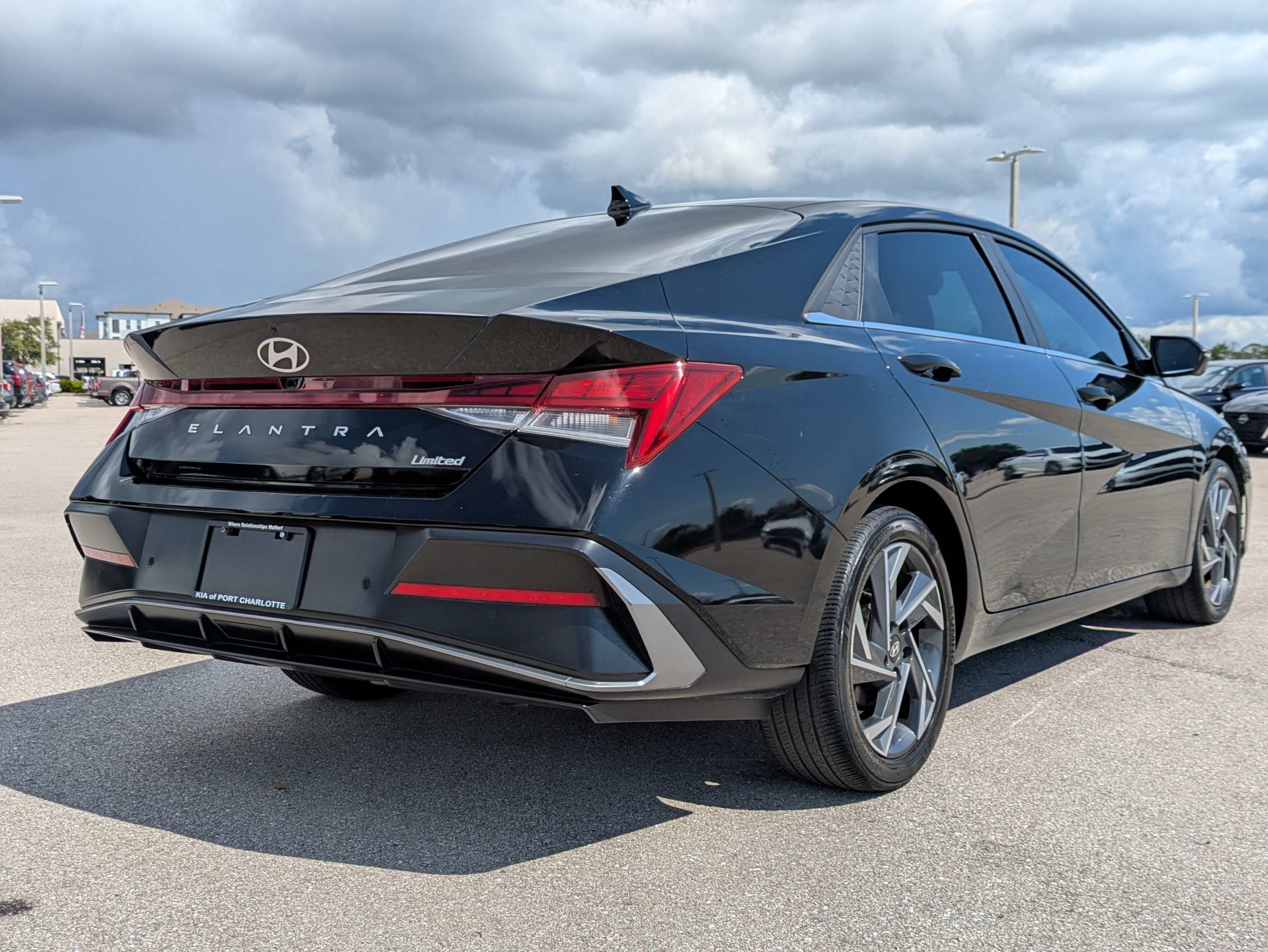 Used 2024 Abyss Black Hyundai Limited image 5