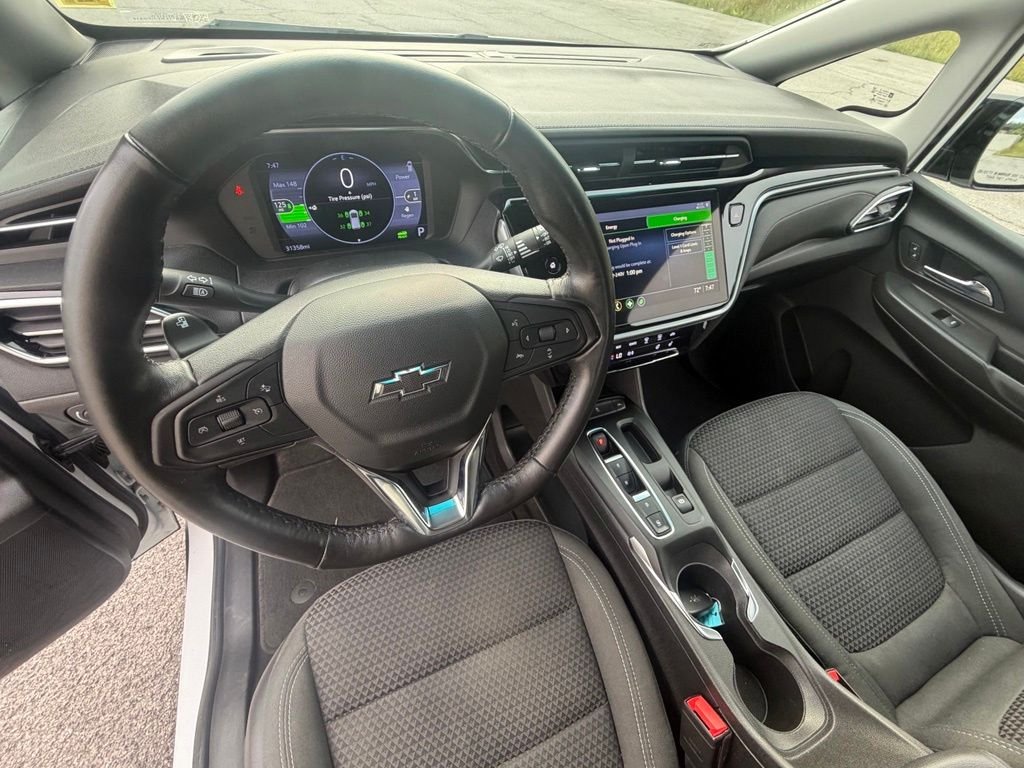 Used 2022 White Chevrolet 1LT image 13