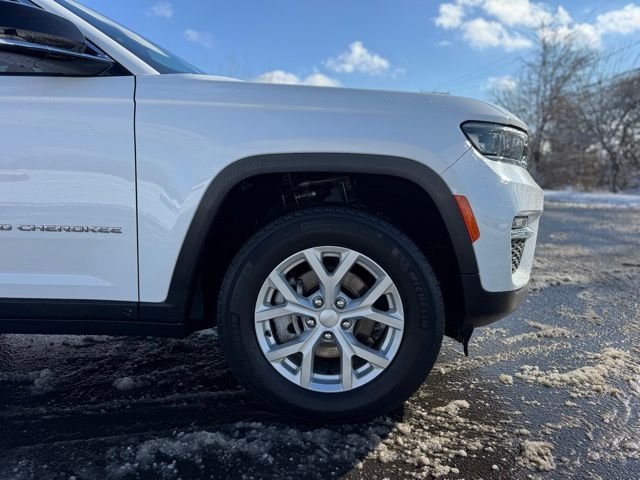 Used 2023 White Jeep Limited image 9
