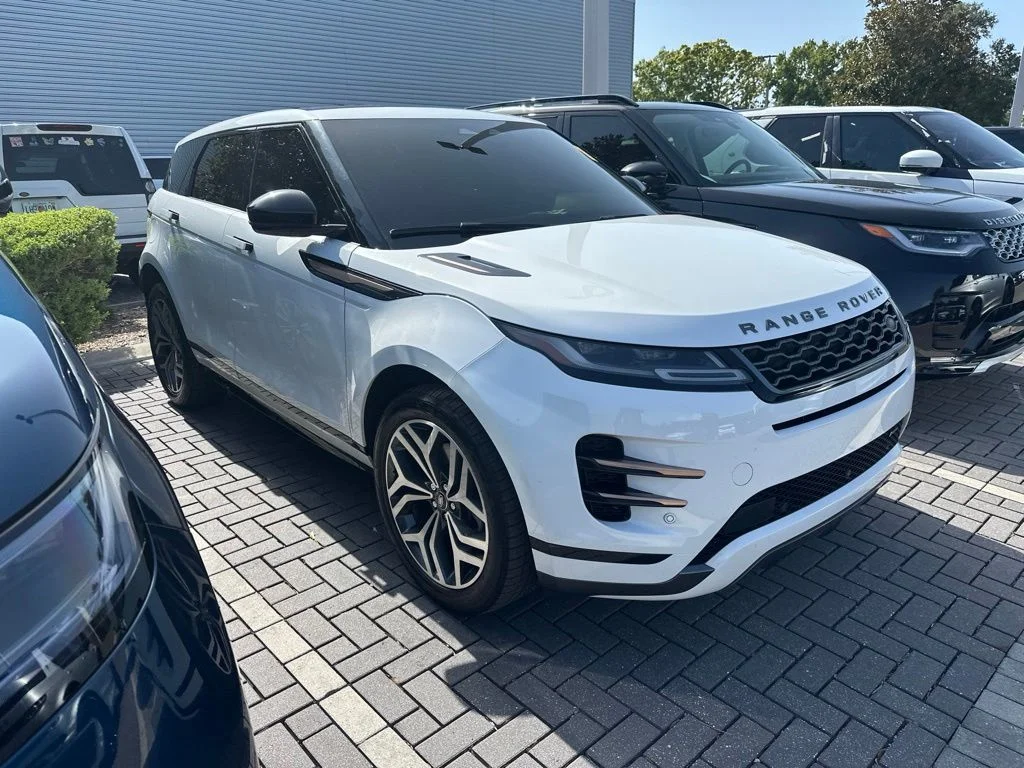 Used 2023 White Land Rover R-Dynamic SE image 3
