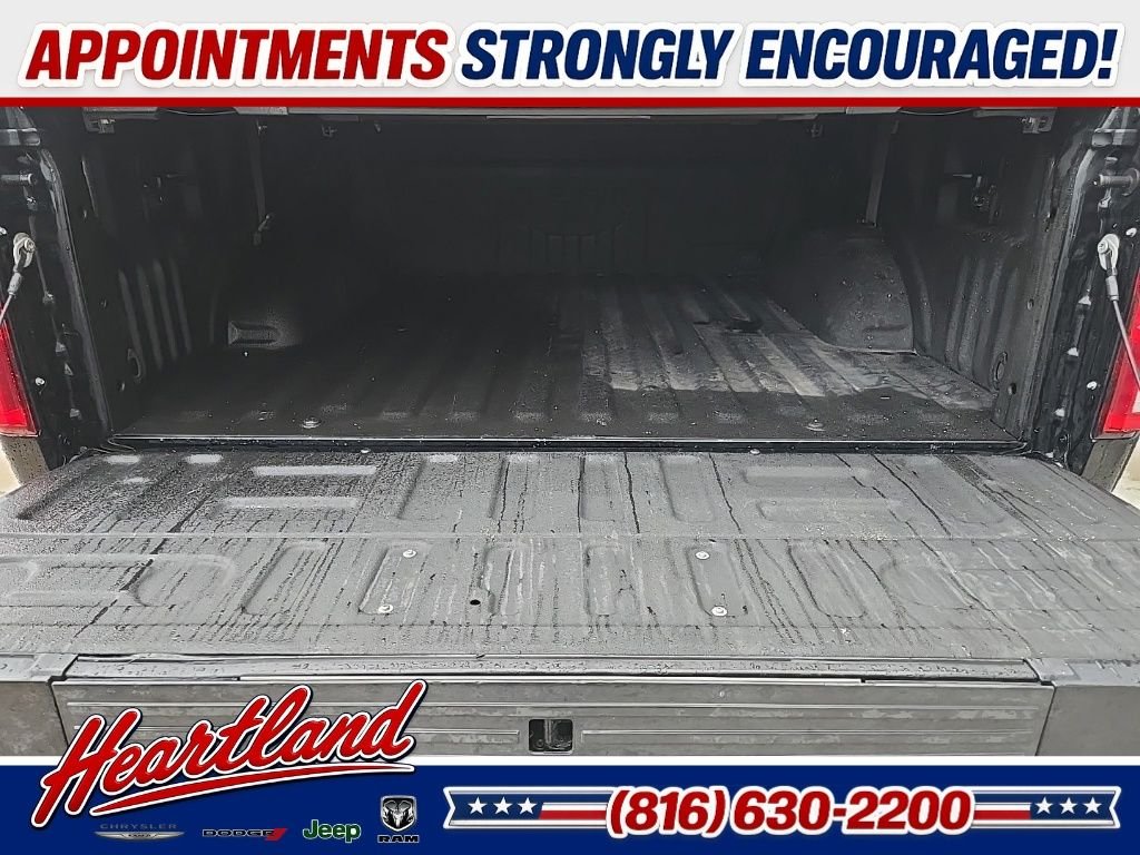 Used 2018 Black Ford Lariat image 27