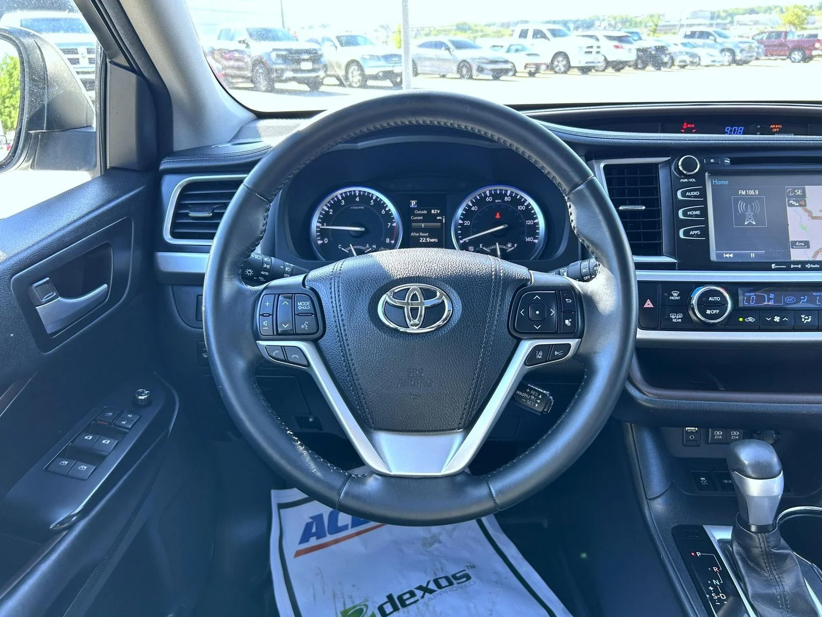 Used 2017 White Toyota XLE image 11