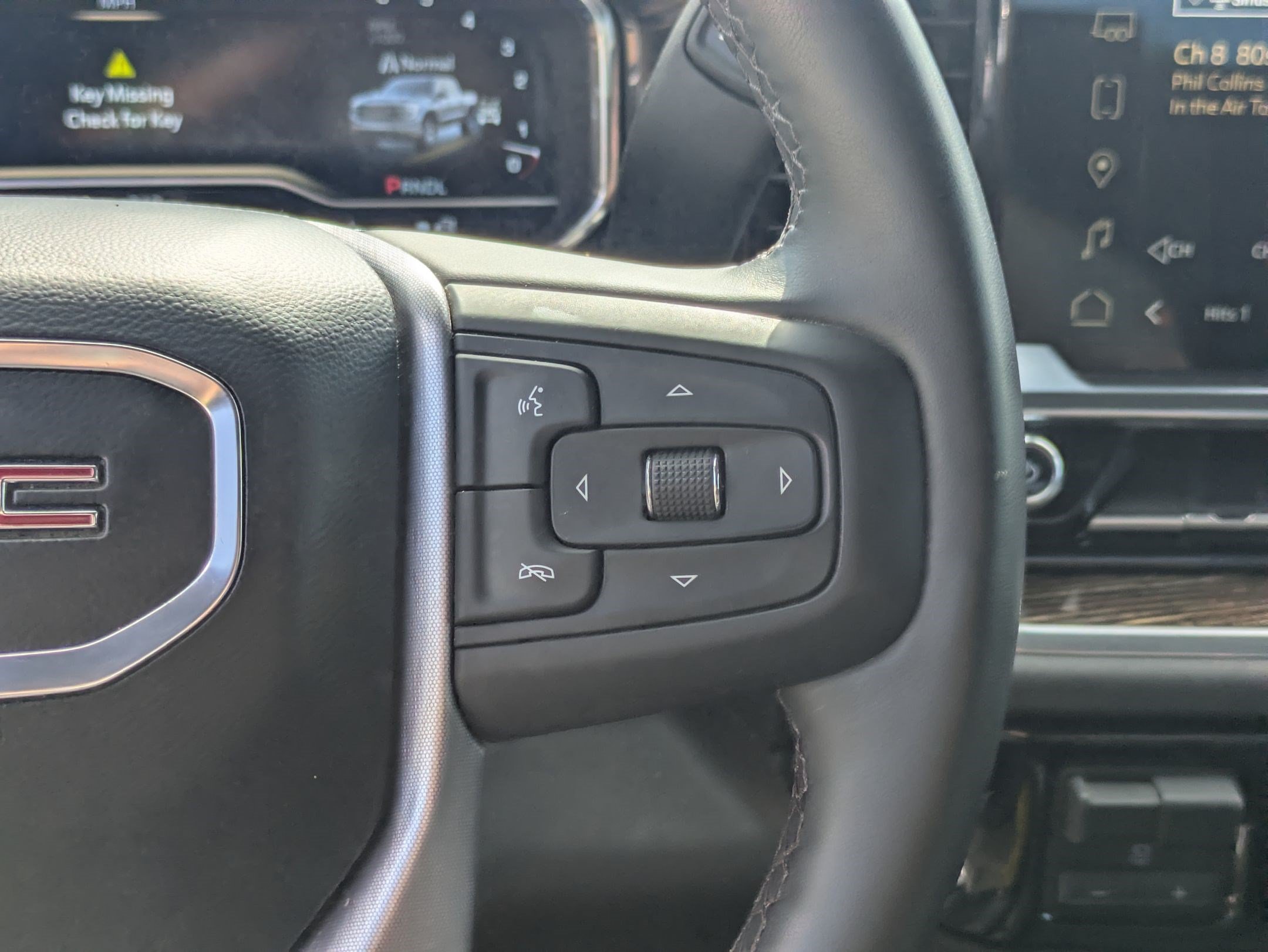 Used 2024 Summit White GMC SLE image 19