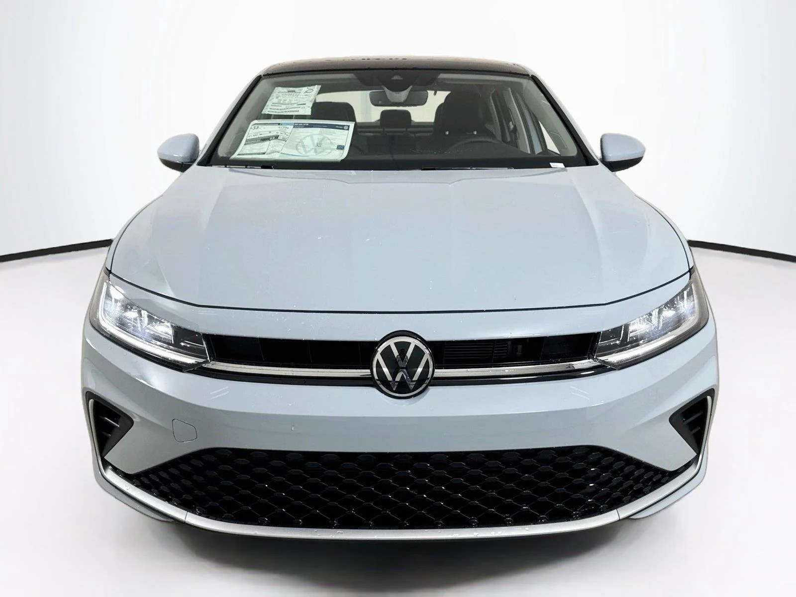 New 2027 GRAY Volkswagen SE image 4
