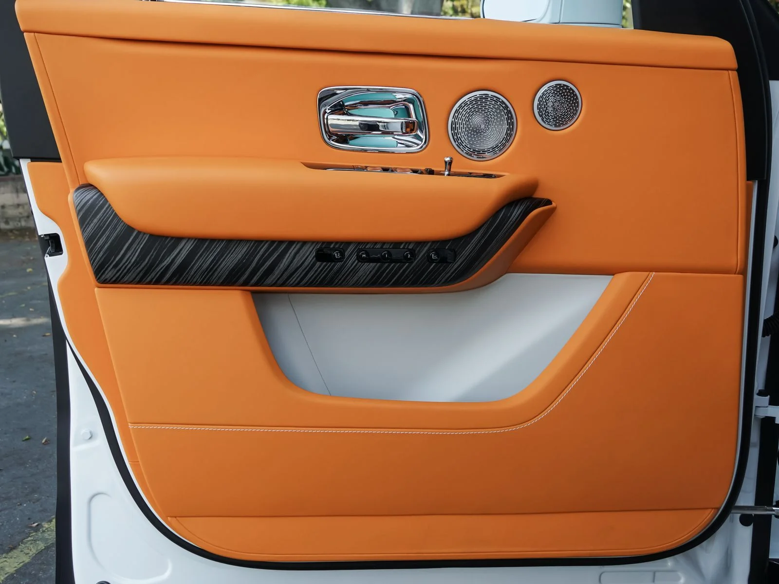 New 2026 Arctic White Rolls-Royce  image 30