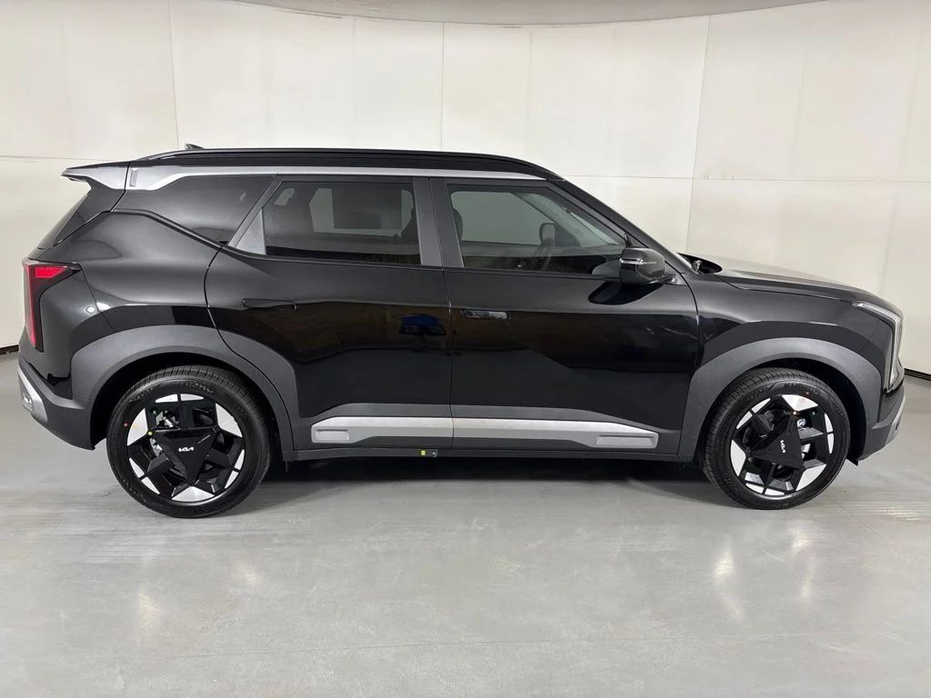 New 2027 Aurora Black Pearl Kia EX image 9