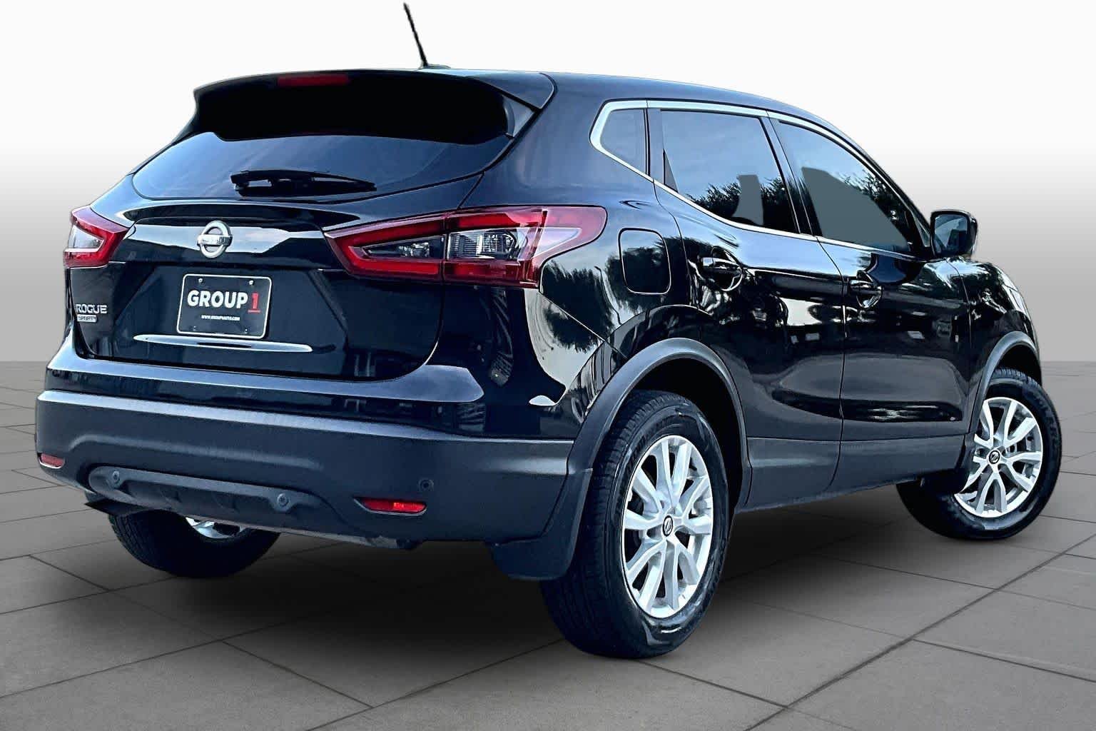 Used 2021 Magnetic Black Pearl Nissan S image 13