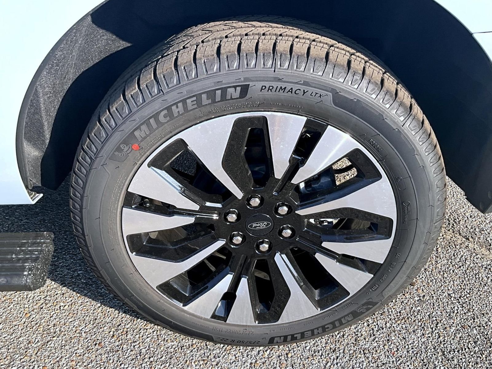 New 2027 Glacier Gray Metallic Tri-Coat Ford Platinum image 27