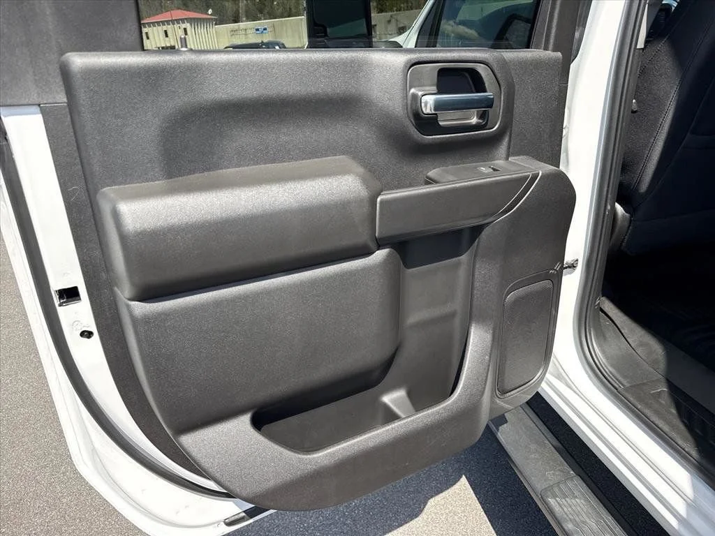 2025 Chevrolet Silverado 2500HD Custom - Photo 17