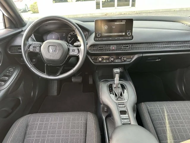 Certified Used 2025 Platinum White Pearl Honda Sport image 12