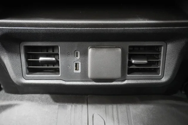 New 2026 Sterling Metallic GMC Elevation image 25