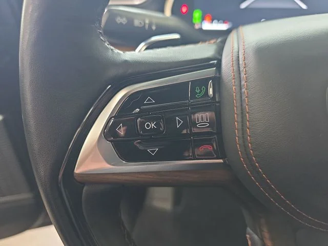 Used 2025 Gray Jeep Summit image 18