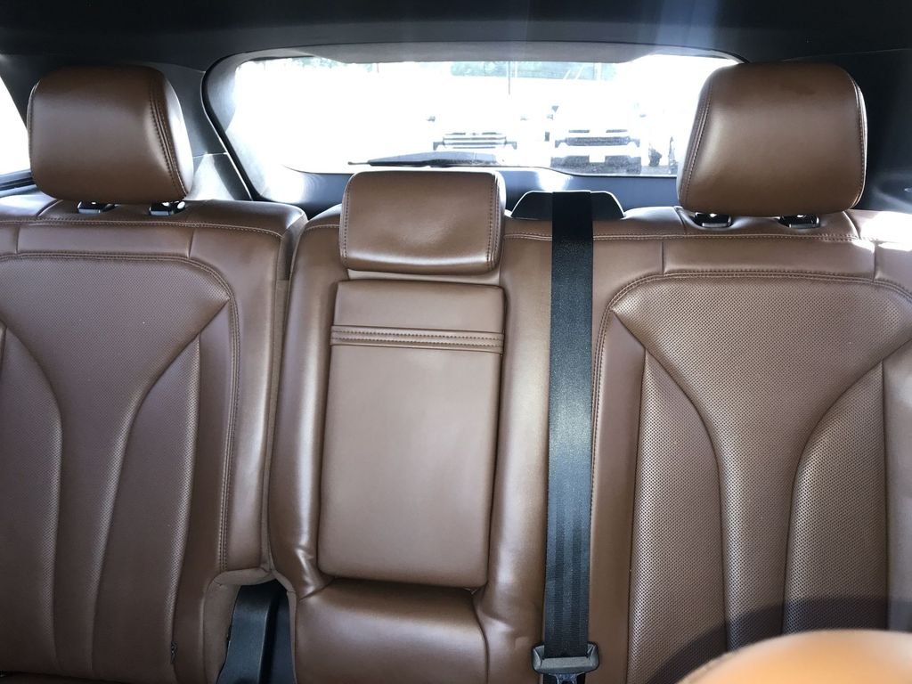 Used 2023 White Lincoln Reserve image 23