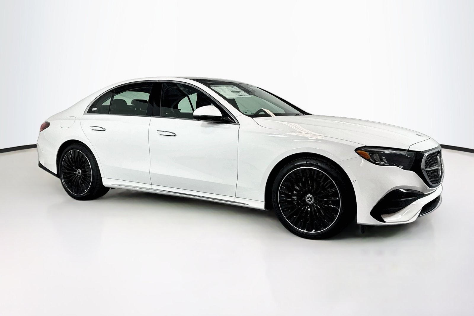 New 2027 Polar White Mercedes-Benz E 350 image 3