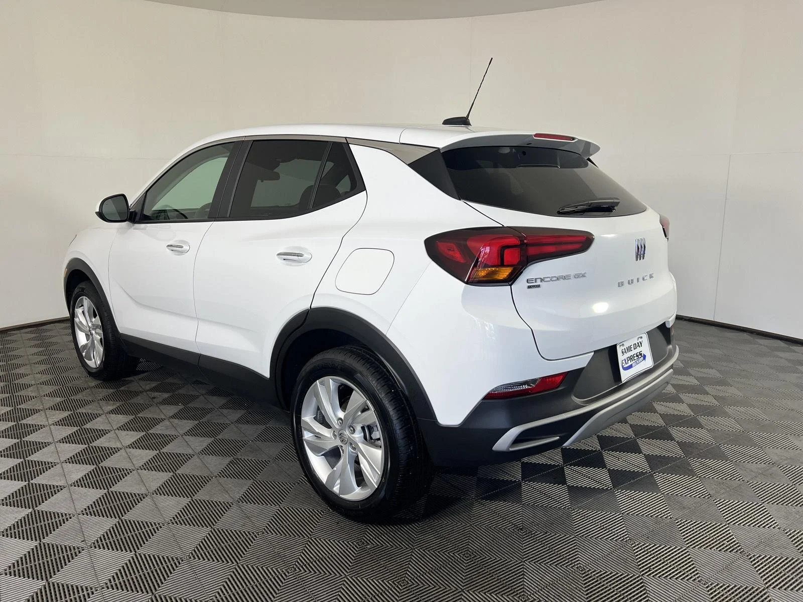 Used 2026 Summit White Buick Preferred image 25