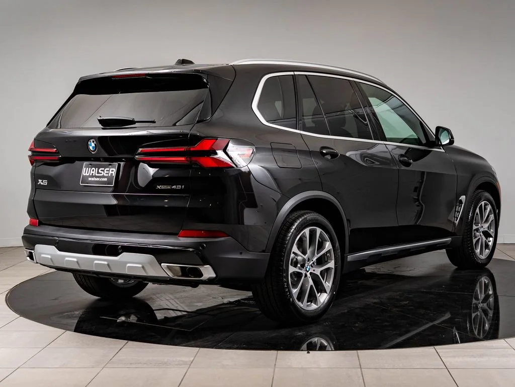 New 2026 Black Sapphire Metallic BMW xDrive40i image 10